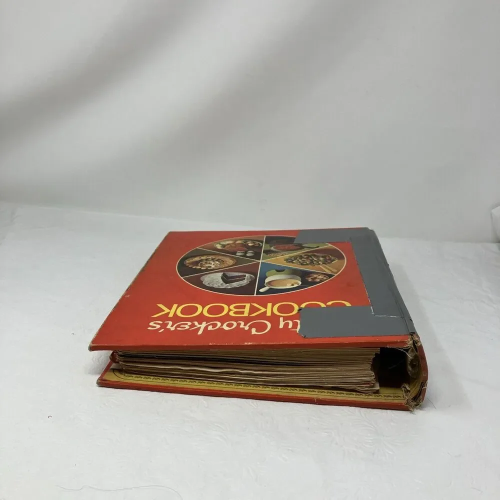 VTG 1973 Betty Crocker's Cookbook  Red Pie Cover 5-Ring Binder FLAWED DAMAGE